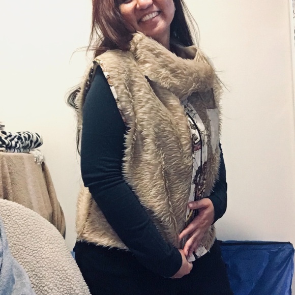 Fur North Vest - Picture 2 of 3